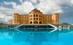Latar Hotel Yerevan